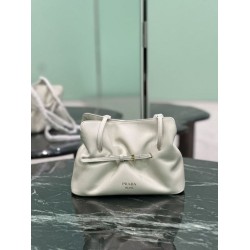 Repliche Borsa a spalla Prada Dada piccola in nappa beige Imitazioni Outlet Italia