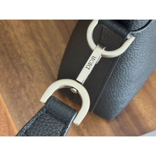 Replica Pochette triangolare Dior Normandie A5 nera False Online Repliche Pochette triangolare Dior Normandie A5 nera Imitazioni Outlet Italia