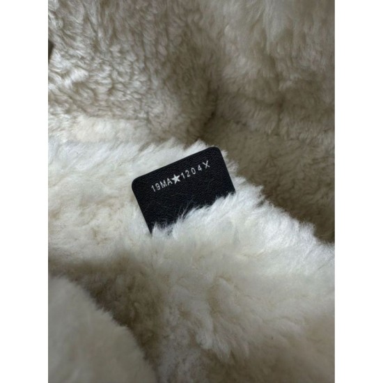 Replica Borsa tote DiorAlps piccola/media Dior Toujours Vertical con impunture Macrocannage e finiture in lana nero False Online Repliche Borsa tote DiorAlps piccola/media Dior Toujours Vertical con impunture Macrocannage e finiture in lana nero Imitazioni Outlet Italia