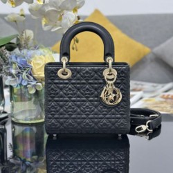Repliche Borsa Dior Cannage Lucky Star Studded Mini Lady Dior con ciondoli D.I.O.R. nero Imitazioni Outlet Italia