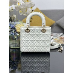 Repliche Borsa Dior Cannage Lucky Star Studded Mini Lady Dior con ciondoli D.I.O.R. Bianca Imitazioni Outlet Italia