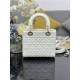 Repliche Borsa Dior Cannage Lucky Star Studded Mini Lady Dior con ciondoli D.I.O.R. Bianca Imitazioni Outlet Italia