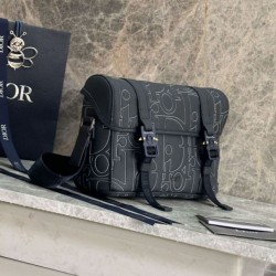 Repliche Borsa a tracolla Dior Hit The Road Dior Gravity Blu Navy Imitazioni Outlet Italia