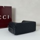 Repliche Borsa tote media Gucci 815214 GG Emblem pelle goffrata nera Imitazioni Outlet Italia