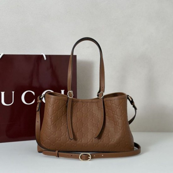 Repliche Borsa tote media Gucci 815214 GG Emblem pelle goffrata marrone Imitazioni Outlet Italia
