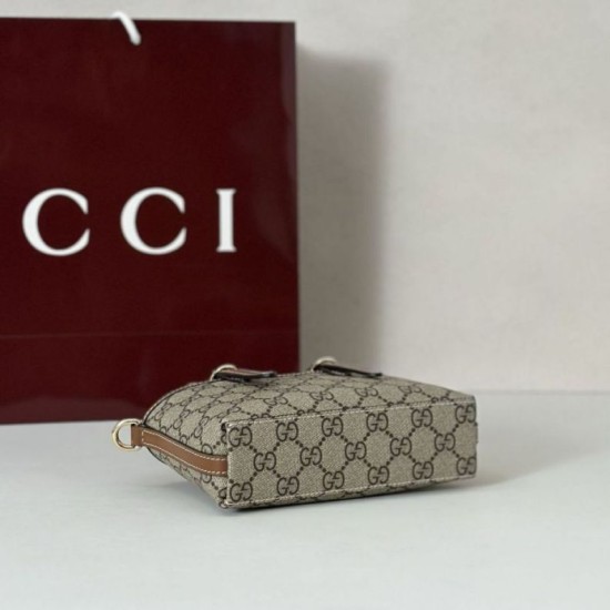 Repliche Gucci 855491 GG Emblem mini borsa marrone Imitazioni Outlet Italia