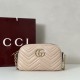 Repliche Gucci 855273 GG Marmont borsa piccola per fotocamera rosa Imitazioni Outlet Italia