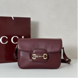 Repliche Borsa a tracolla piccola Gucci Horsebit 1955 Aura 847063 Borgogna Imitazioni Outlet Italia