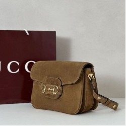 Repliche Borsa a tracolla piccola Gucci Horsebit 1955 Aura 847063 Pelle scamosciata Borgogna Imitazioni Outlet Italia