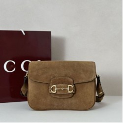 Repliche Borsa a tracolla piccola Gucci Horsebit 1955 Aura 847063 Pelle scamosciata Borgogna Imitazioni Outlet Italia