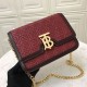 Replica Borsa TB piccola in pelle di agnello con monogramma trapuntato rossa