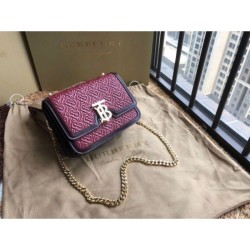 Replica Borsa TB piccola in pelle di agnello con monogramma trapuntato rossa