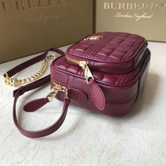 Replica Burberry Borsa per fotocamera trapuntata piccola Claret