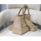 Replica Borsa a spalla ricamata Christian Dior Medium Lady D-Lite albicocca Replica Borsa a spalla ricamata Christian Dior Medium Lady D-Lite albicocca