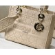 Replica Borsa a spalla ricamata Christian Dior Medium Lady D-Lite albicocca Replica Borsa a spalla ricamata Christian Dior Medium Lady D-Lite albicocca