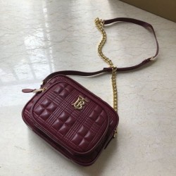 Replica Burberry Borsa per fotocamera trapuntata piccola Claret