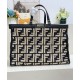 Replica Borsa Peekaboo X-Tote FF in rafia 8BH374 Nero
