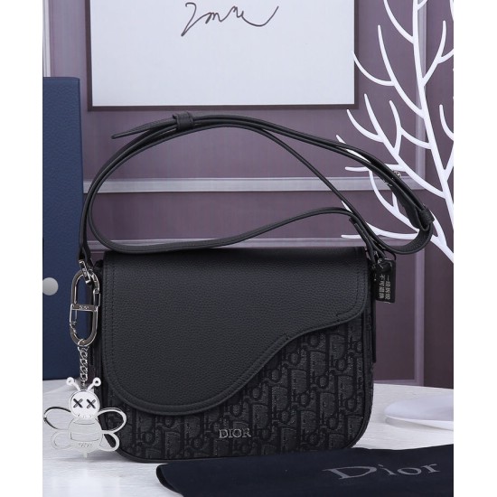 Replica Borsa messenger Christian Dior Mini Saddle nera