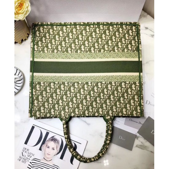Replica Borse Christian Dior Book Tote M1286 verde Replica Borse Christian Dior Book Tote M1286 verde