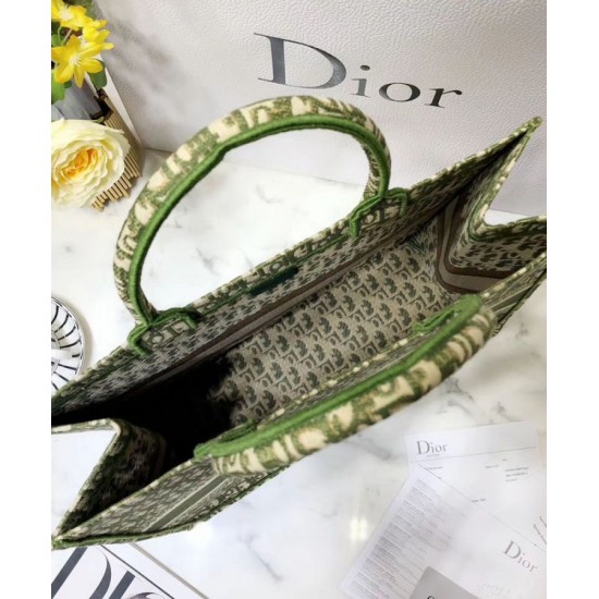 Replica Borse Christian Dior Book Tote M1286 verde Replica Borse Christian Dior Book Tote M1286 verde