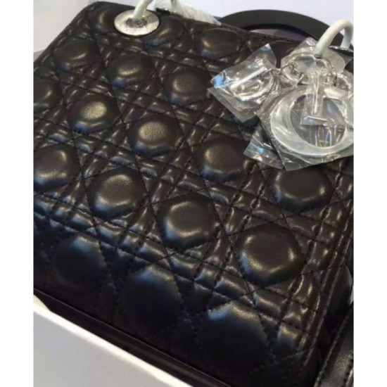 Replica Dior Lady Dior Medium Classic Tote Borse Con agnello nero Replica Dior Lady Dior Medium Classic Tote Borse Con agnello nero