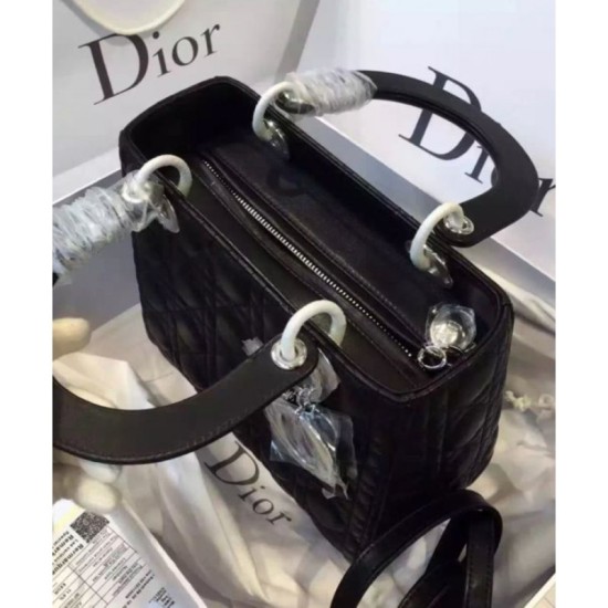 Replica Dior Lady Dior Medium Classic Tote Borse Con agnello nero Replica Dior Lady Dior Medium Classic Tote Borse Con agnello nero