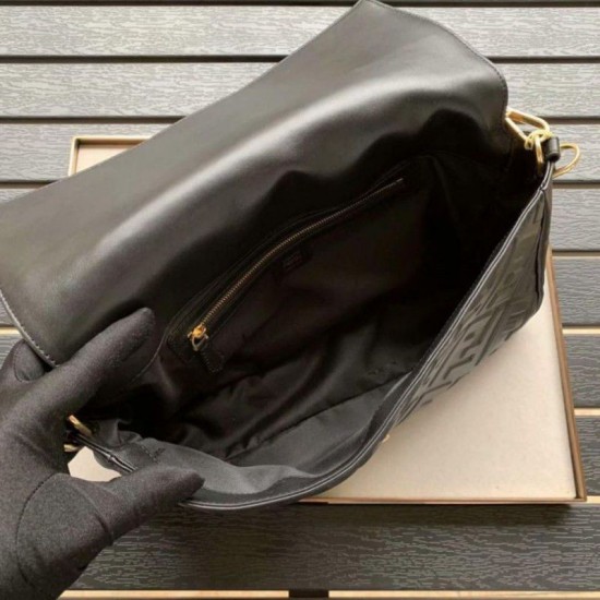 Replica Borsa baguette grande con logo FF nera