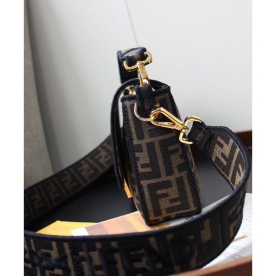 Replica Borsa Baguette in tessuto 8BR600 nera Replica Borsa Baguette in tessuto 8BR600 nera