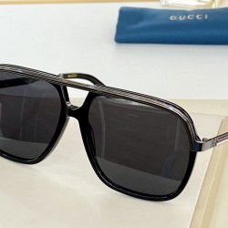 Replica Occhiali da sole quadrati GG0200S Nero