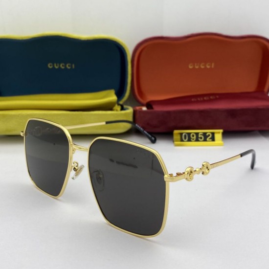 Replica Occhiali da sole quadrati GG0952 06