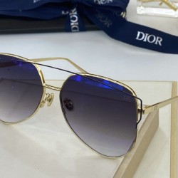 Replica Occhiali da sole quadrati sfumati Dior Diorstellaire Oro / Nero