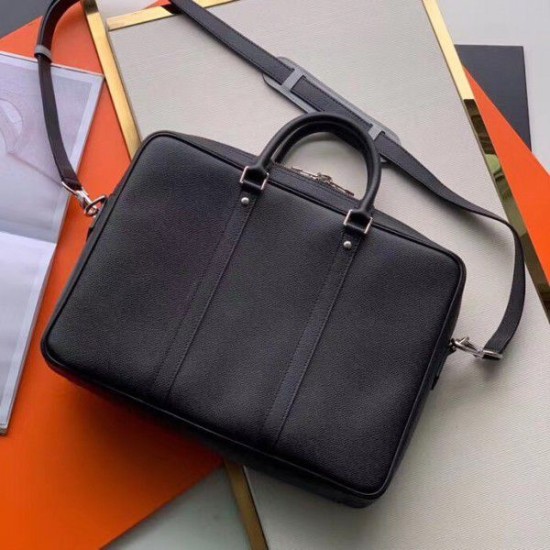 Replica Porte Documents Voyage Taiga Leather M30365
