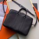 Replica Porte Documents Voyage Taiga Leather M30365
