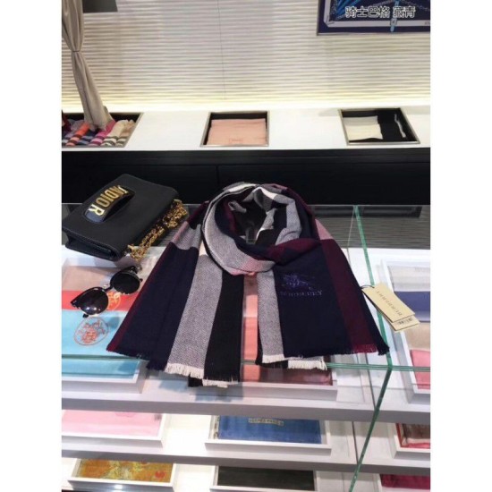 Replica Classic Large Check Sciarpa Navy di Cashmere