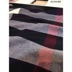 Replica Classic Large Check Sciarpa Navy di Cashmere
