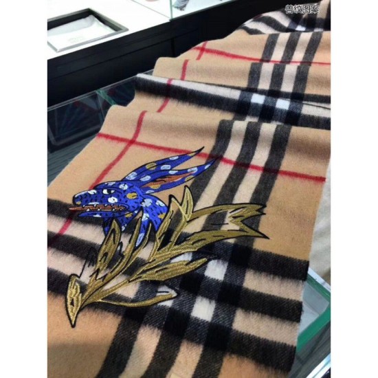 Replica Sciarpa Classic Cashmere con Cammelli Motivi