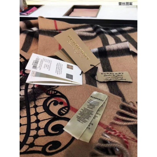 Replica Sciarpa in Cashmere Classic in Camel Check e Lace