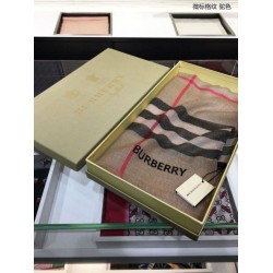 Replica Scialle in cashmere con motivo check classico Burberry marrone Replica Scialle in cashmere con motivo check classico Burberry marrone
