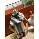 Replica Scialle in cashmere con motivo check classico Burberry 70 x 200 nero Replica Scialle in cashmere con motivo check classico Burberry 70 x 200 nero