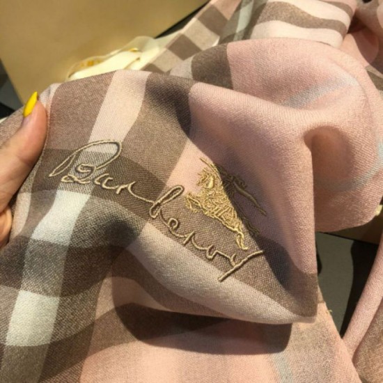 Replica Scialle in cashmere con motivo check classico Burberry 70 x 220 rosa