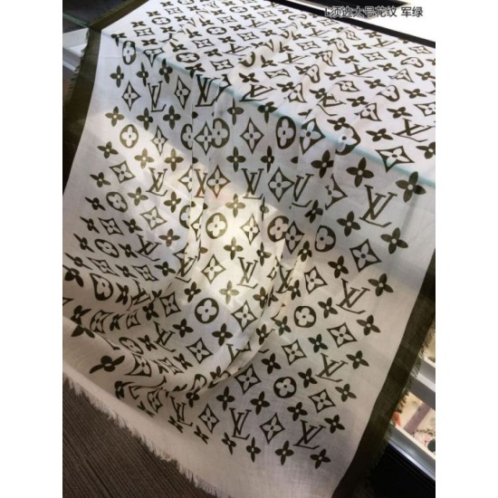 Replica Edge Pattern Monogram Cashmere Schawl Beige