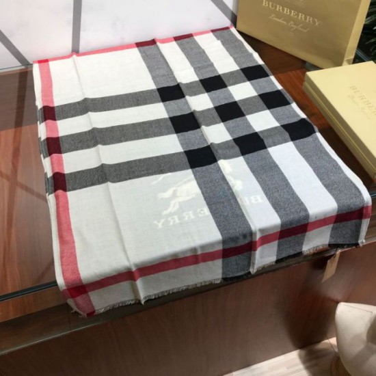 Replica Scialle in cashmere con motivo check classico Burberry 70 x 200 nero Replica Scialle in cashmere con motivo check classico Burberry 70 x 200 nero