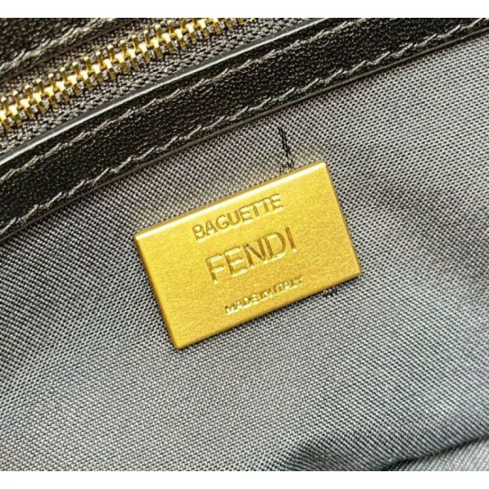 Replica Borsa Fendi Baguette Media Nappa Nera con cinturino lettering FENDI in metallo 8BR822 Replica Borsa Fendi Baguette Media Nappa Nera con cinturino lettering FENDI in metallo 8BR822