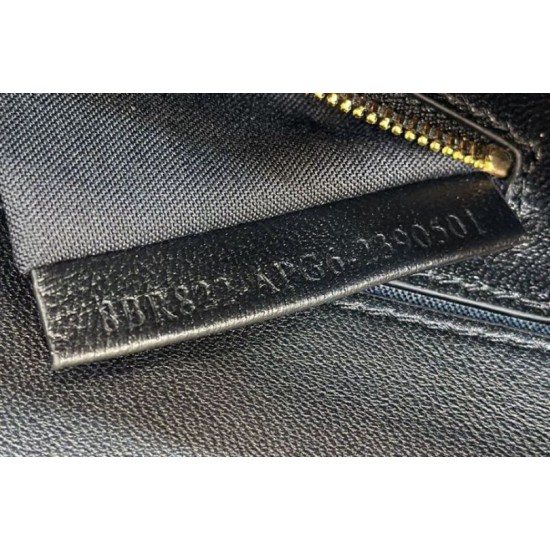 Replica Borsa Fendi Baguette Media Nappa Nera con cinturino lettering FENDI in metallo 8BR822 Replica Borsa Fendi Baguette Media Nappa Nera con cinturino lettering FENDI in metallo 8BR822