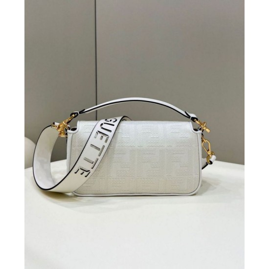 Replica Borsa in tela Fendi Baguette media FF 8BR600 Bianca