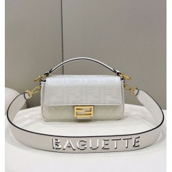 Replica Borsa in tela Fendi Baguette media FF 8BR600 Bianca
