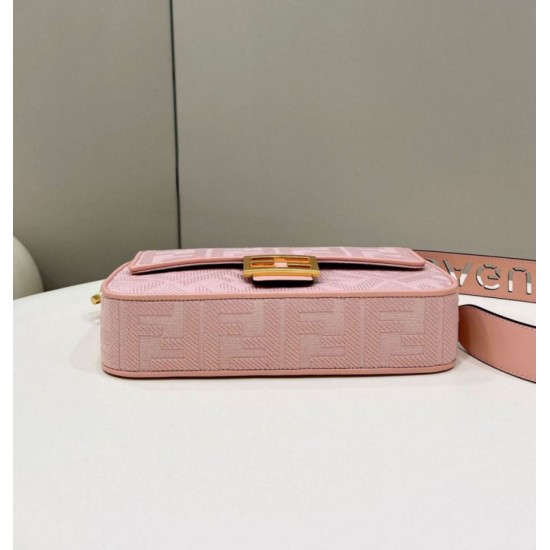 Replica Borsa in tela Fendi Baguette media FF 8BR600 Rosa