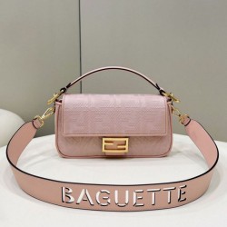 Replica Borsa in tela Fendi Baguette media FF 8BR600 Rosa