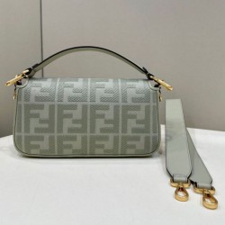 Replica Borsa Fendi Media Baguette Jacquard FF in tessuto 8BR600 Verde Chiaro