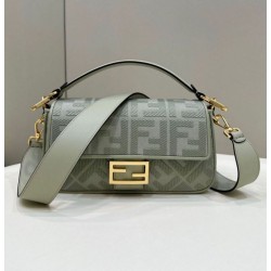 Replica Borsa Fendi Media Baguette Jacquard FF in tessuto 8BR600 Verde Chiaro